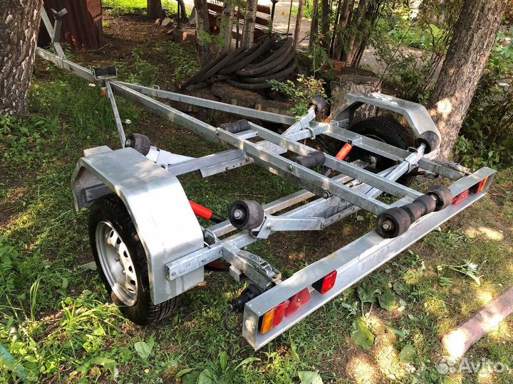 Прицеп лав 81014