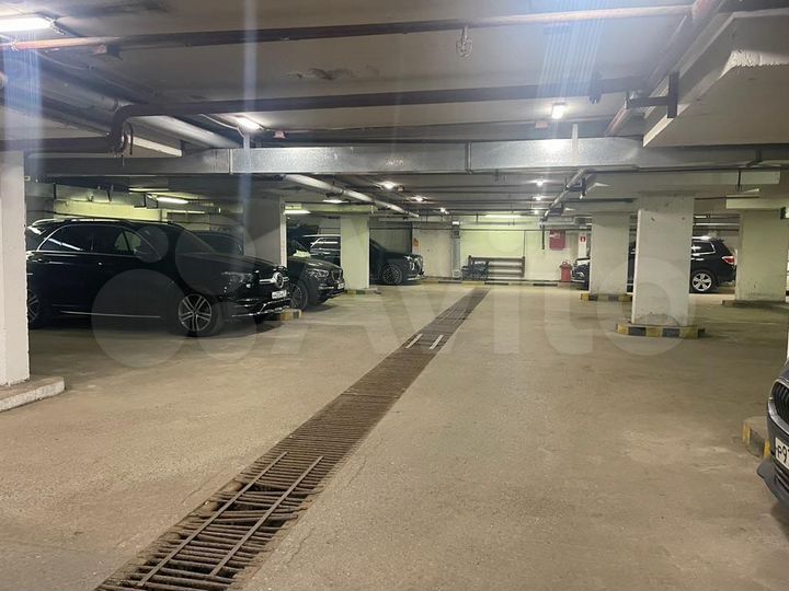 Машиноместо, 15 м²