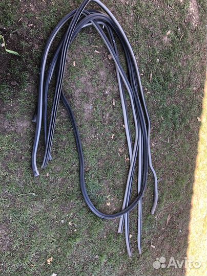 Уплотнительные резинки проемов yaris scp90