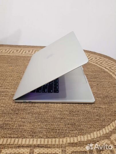 Ноутбук Apple MacBook Pro 15 2017