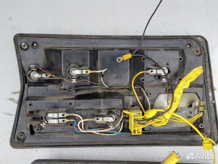 Задние фонари saab 99