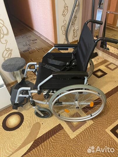 Инвалидное кресло
