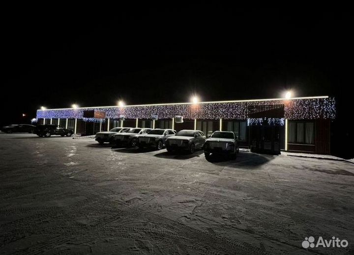 Украшение домов гирляндами, подсветка дома лентой