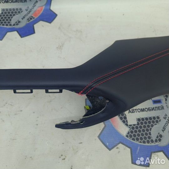 Накладка торпедо декоративная правая Kaiyi E5