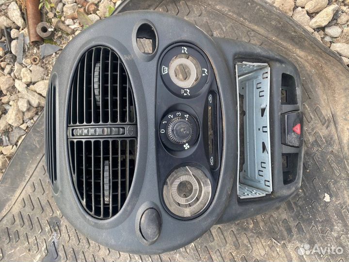 Накладка консоли LADA Kalina седан 1.6 2007