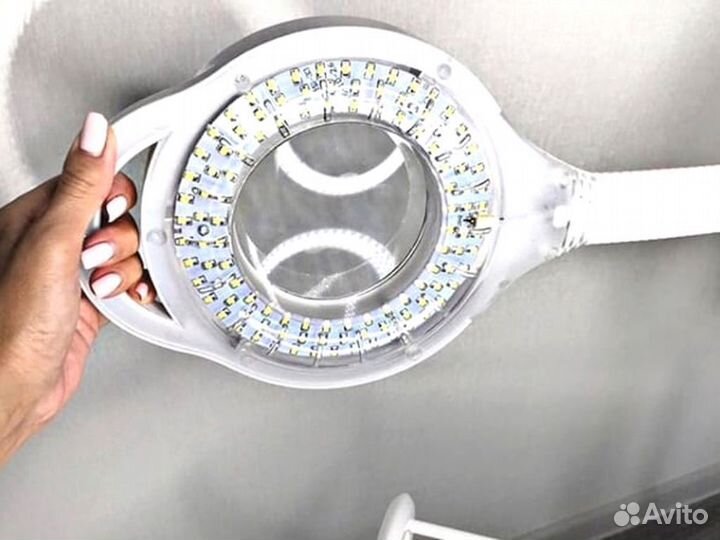 Косметологическая лампа лупа