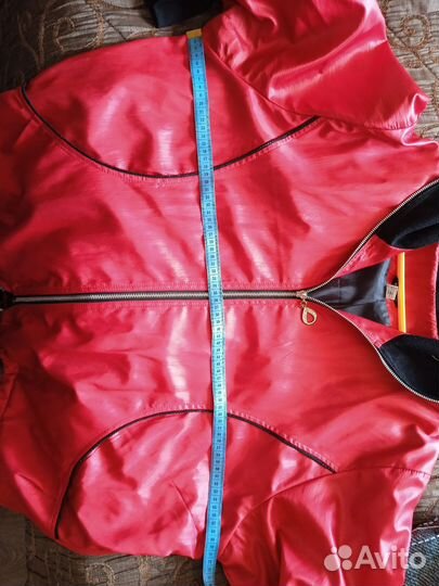 Ветровка женская