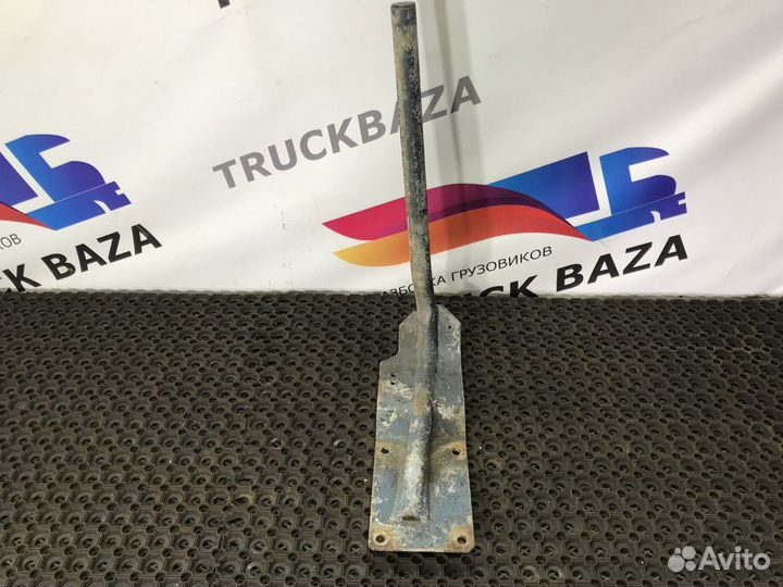 Кронштейн переднего крыла левый Volvo F