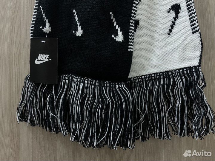 Шарф Nike Swoosh