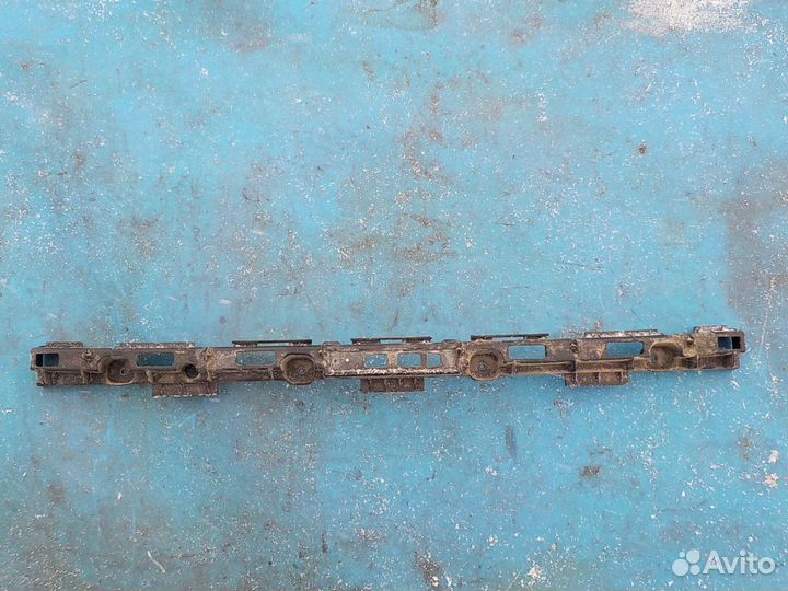 Кронштейн заднего бампера центральный Chevrolet Cr