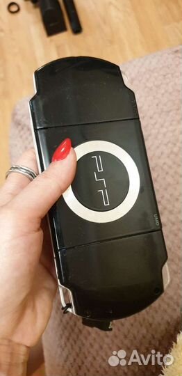Sony psp прошитая. Приставка, зарядка, карта 32гб