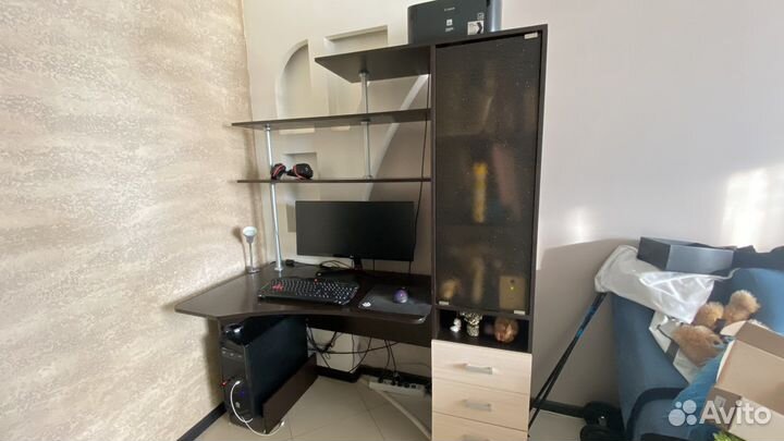 Компьюторный стол