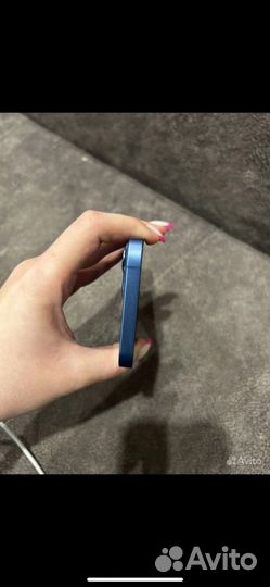 Телефон iPhone13