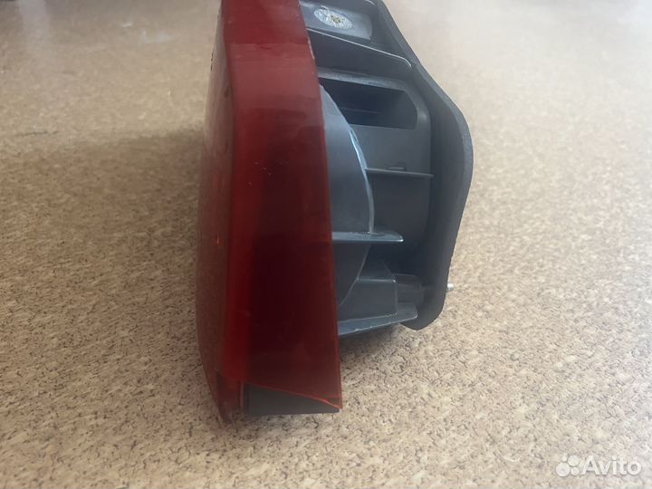 Фонарь задний внутренний правый Kia Rio Киа Рио 3