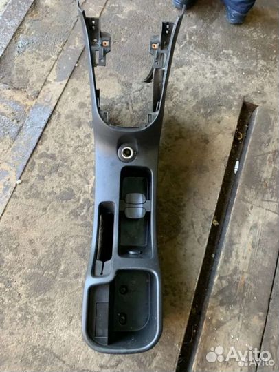 Консоль, подлоконтик Chevrolet Cruze