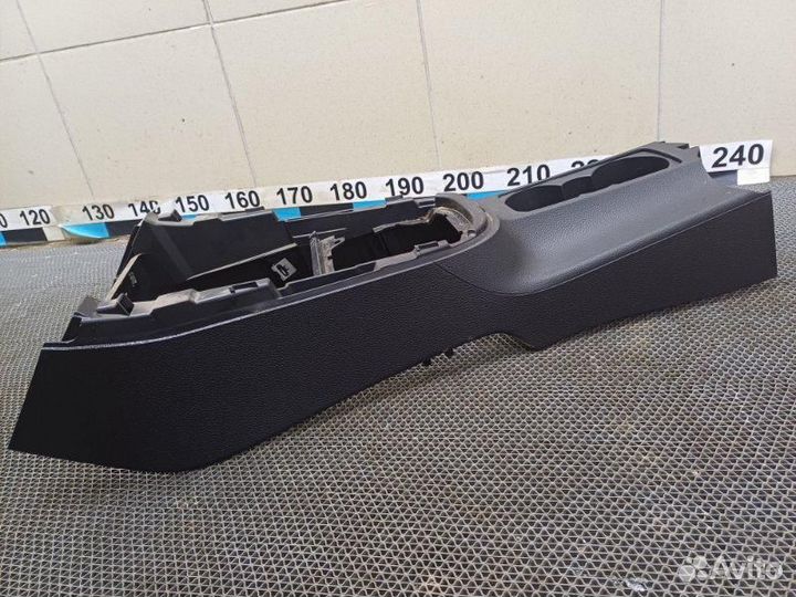 Консоль Volkswagen Golf