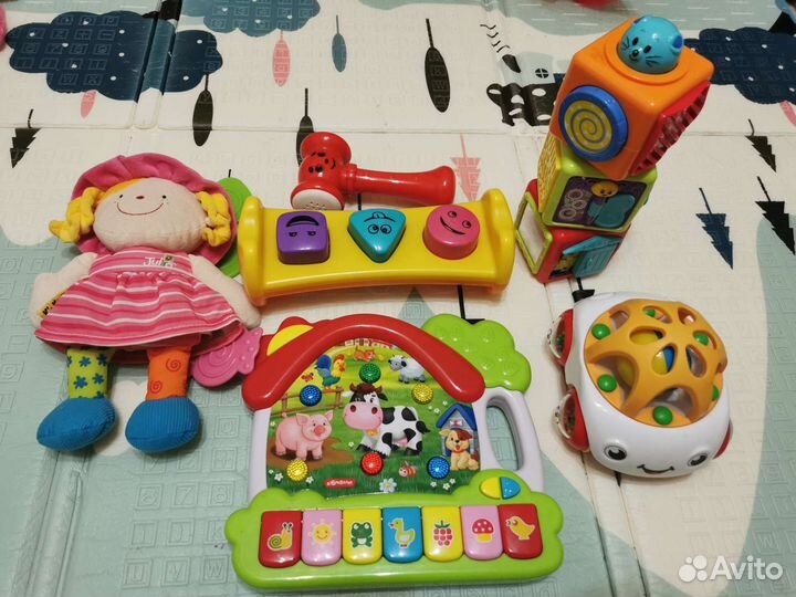 Развивающие игрушки для малышей пакетом