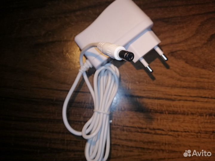 Сетевое зарядное устройство - сетевой адаптер 12V