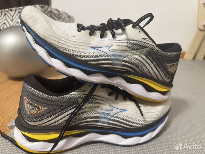 Кроссовки Mizuno Wave Sky 6