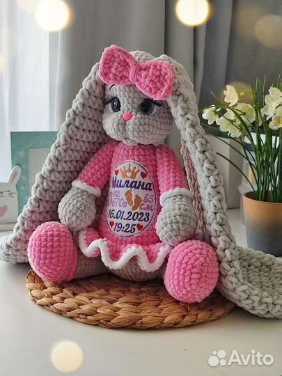 Вязаная игрушка с метрикой