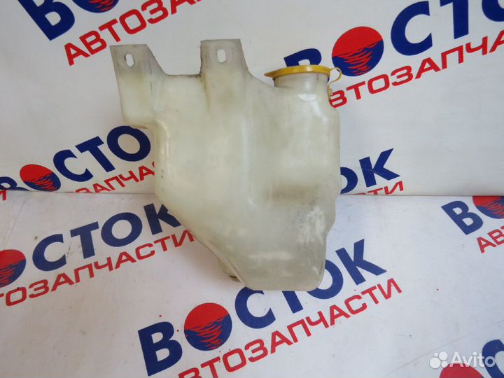 Бачок омывателя subaru legacy BE5, BG5, BD5, BG2