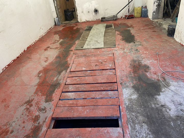 Гараж, > 30 м²