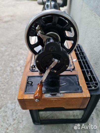 Швейная машина Подольск ручная