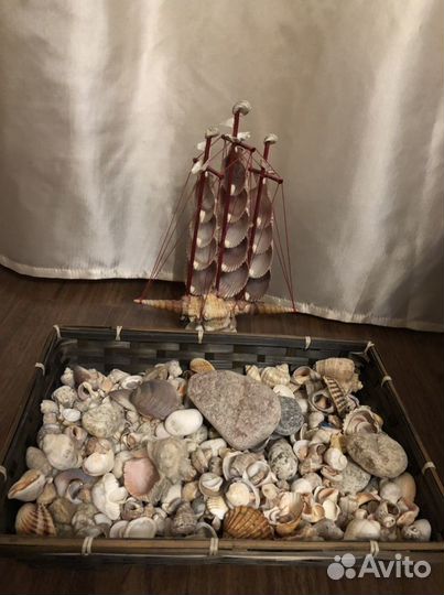 Грунт, ракушки, кораблик
