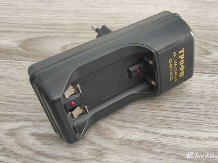 Зарядное устройство AA/AAA