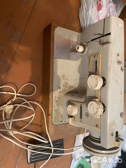 Швейная машинка Подольск 142