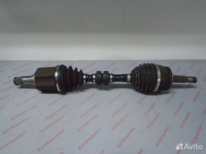 Nissan 39101-AV611 Вал приводной левый