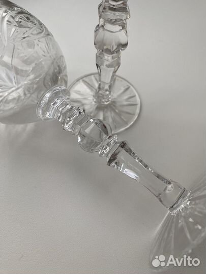 Набор винных бокалов из 4 штук