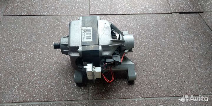 Двигатель от стиральной машины