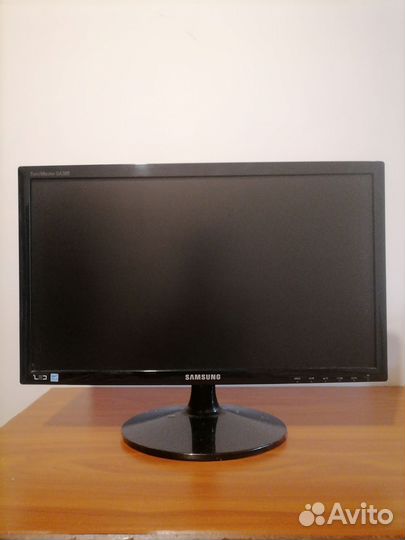 Монитор Samsung syncmaster SA300