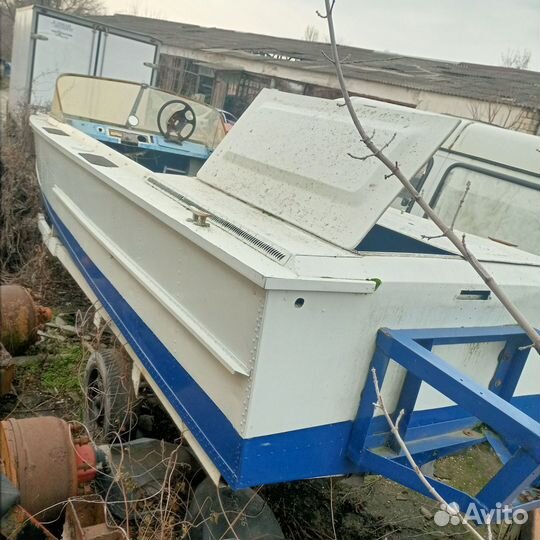 Катер без мотора