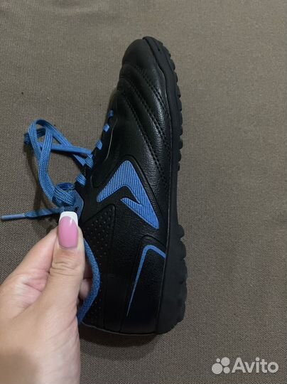 Детские футбольные бутсы