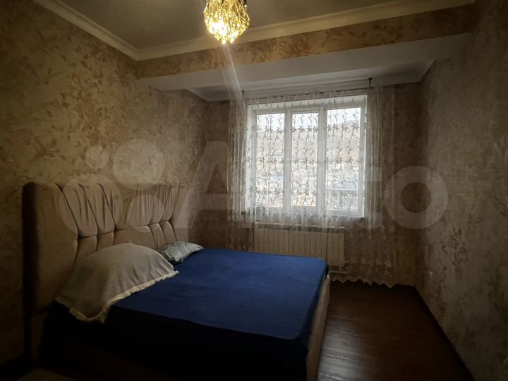 2-к. квартира, 70 м², 6/6 эт.