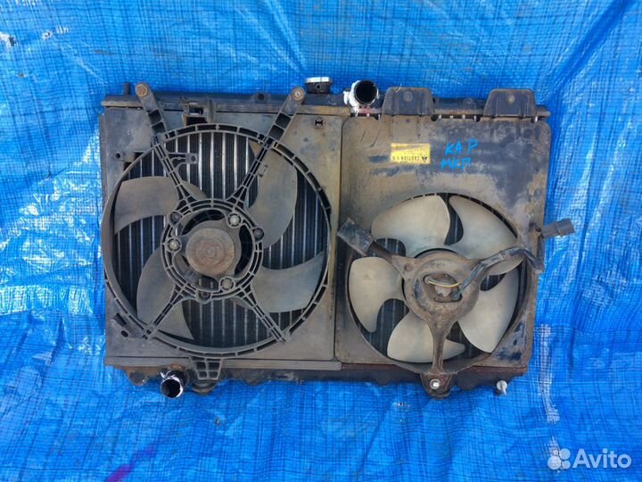 Радиатор охлаждения Mitsubishi Carisma МКПП