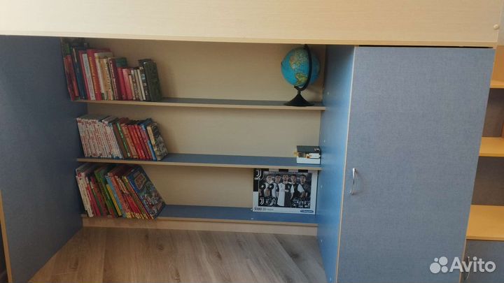 Кровать-чердак детская со столом