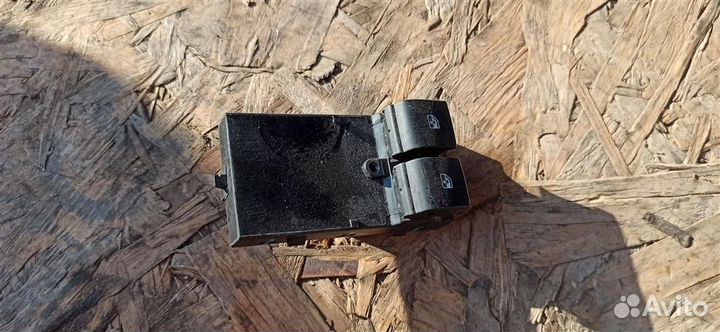 Блок управления стеклоподъемниками Opel Meriva B