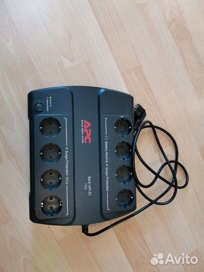 Источник бесперебойного питания APC Back-Up ES 700
