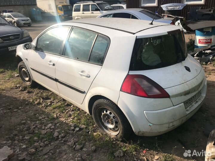 В разборе Renault Megane 2 хэтчбек