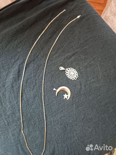 Цепочка с кулонами