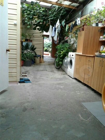 Комната 16 м² в 5-к., 1/1 эт.