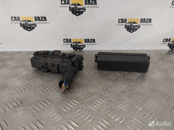 Блок предохранителей малый нижний