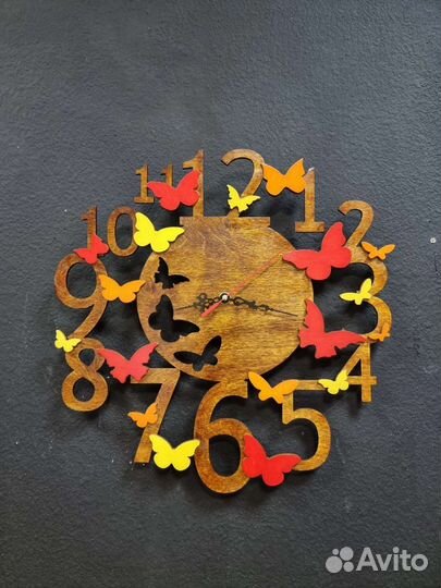 Девянные часы