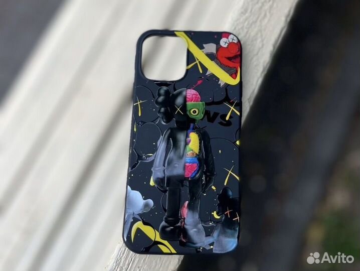 Чехол для iPhone kaws