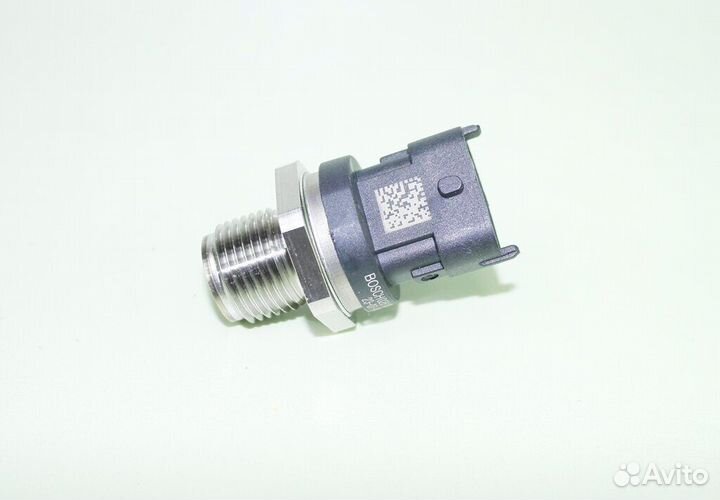 Датчик давления топлива 1ND 0281002871 auris