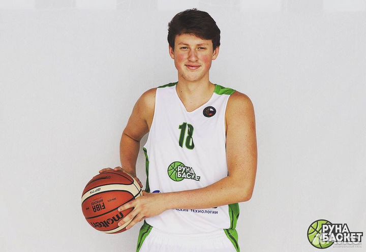 Тренер по баскетболу