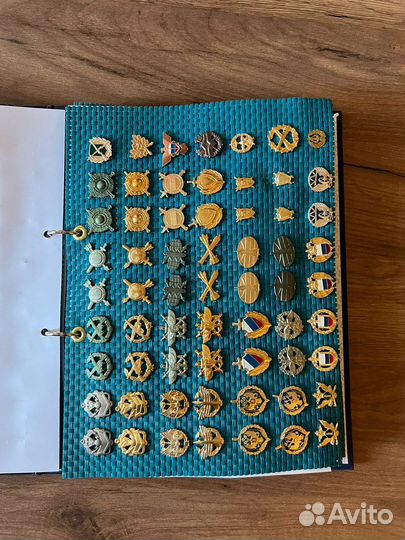 Коллекция петличных эмблем